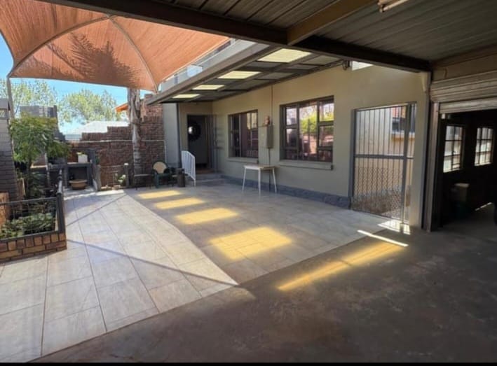 3 Bedroom Property for Sale in Riviera Northern Cape